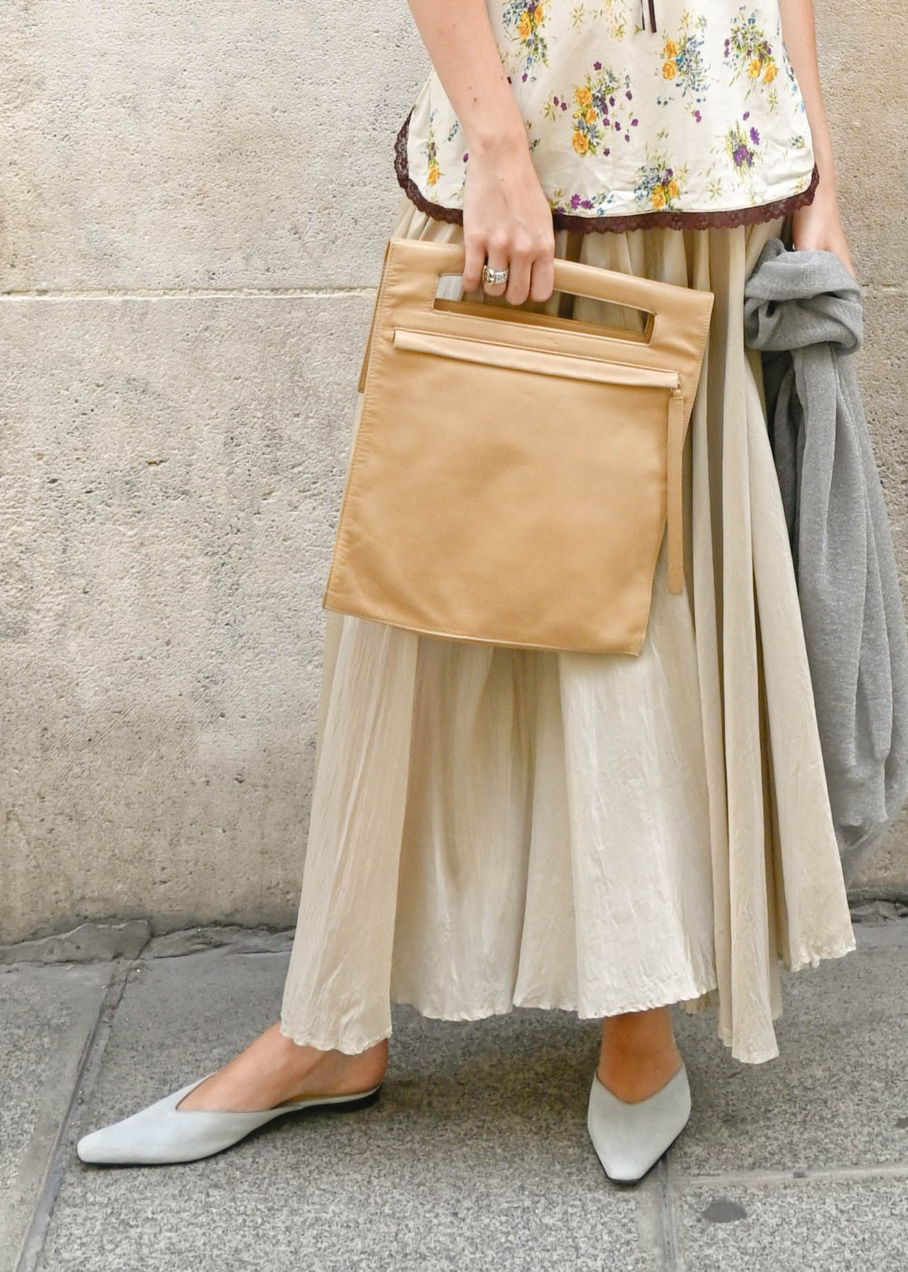 BEIGE BAG