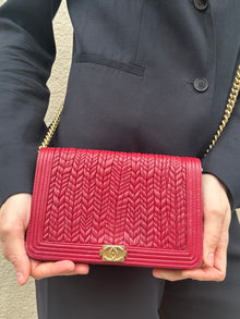 CHANEL LEATHER PURSE