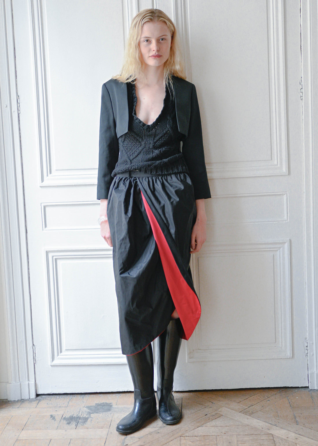 Look 04 by TURN Paris: Bolero jacket, Cable knit vest, Black and red skirt