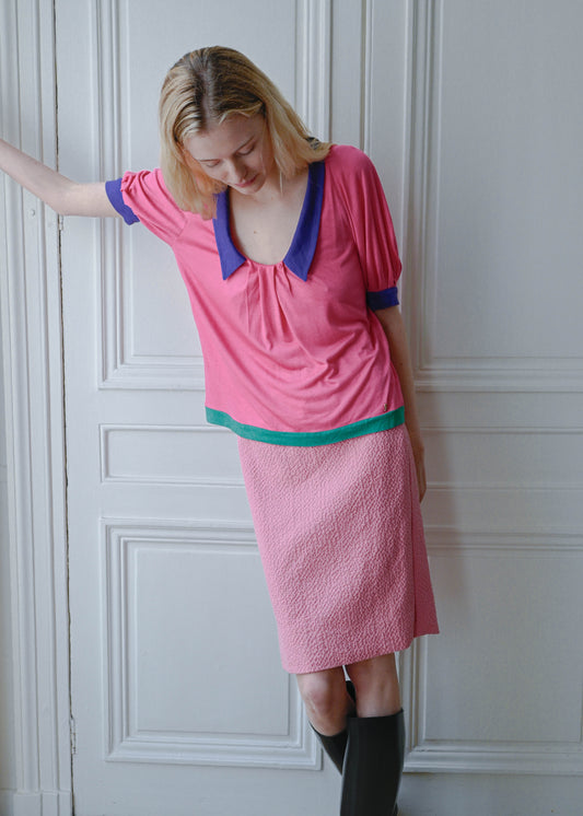 Vintage Roberta di Camerino pink top with a purple collar, side view, TURN Paris