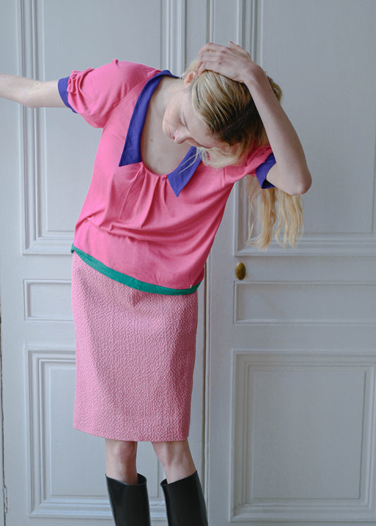 Vintage Roberta di Camerino pink top with a purple collar, close up, TURN Paris