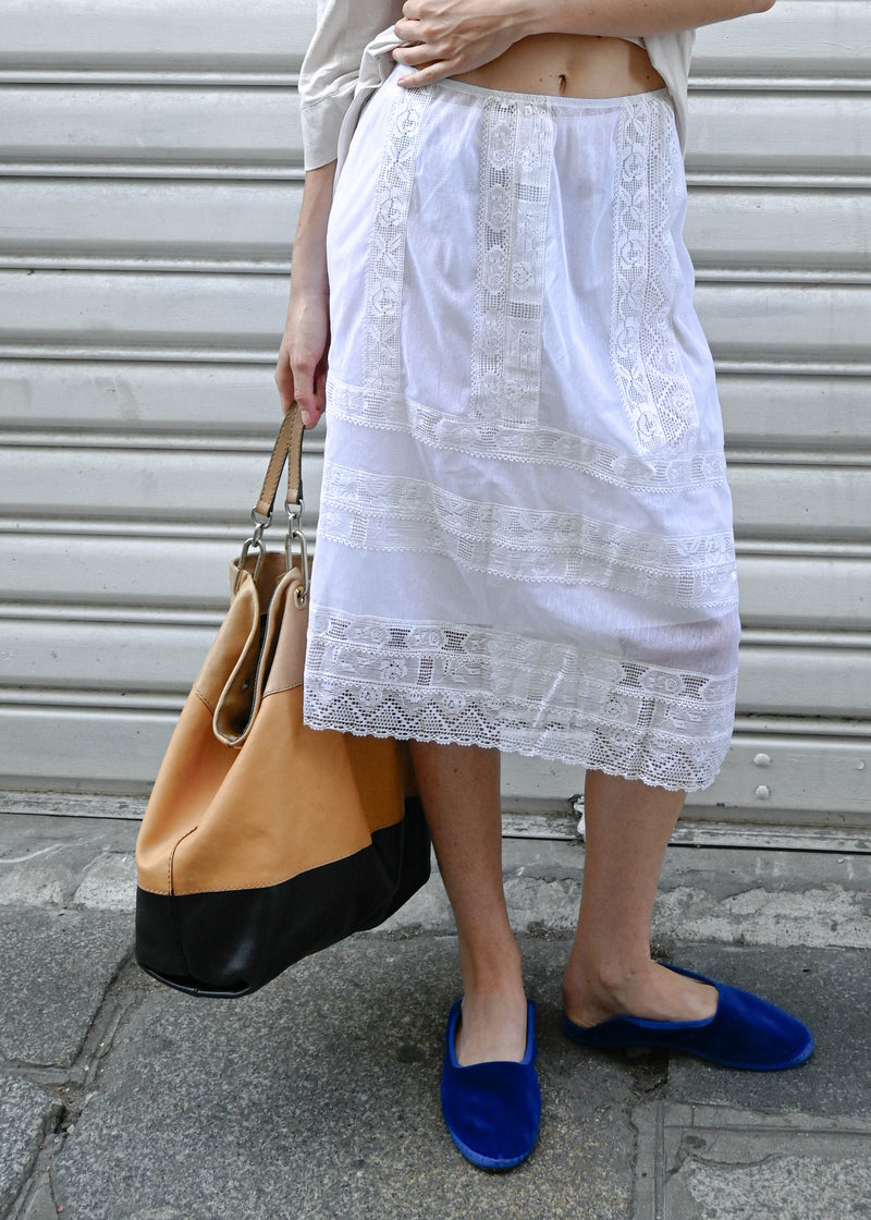 LACE SKIRT