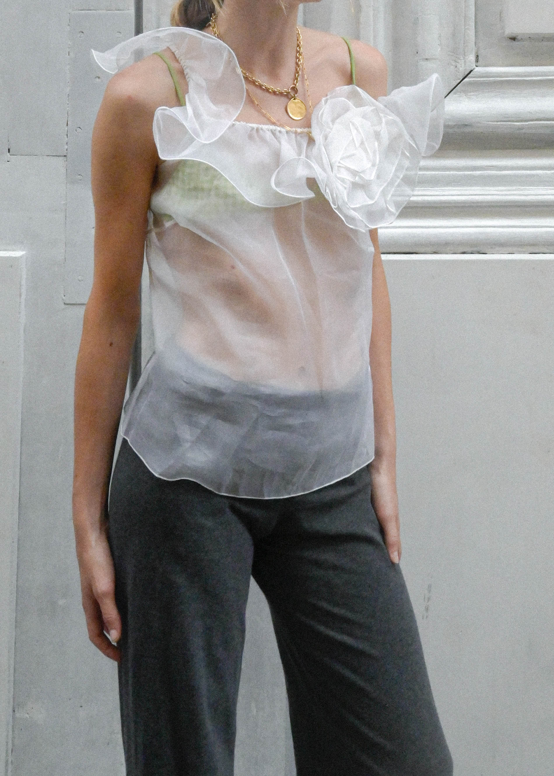 RUFFLE TOP