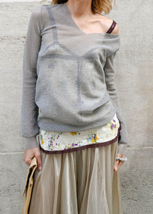 GREY SWEATER