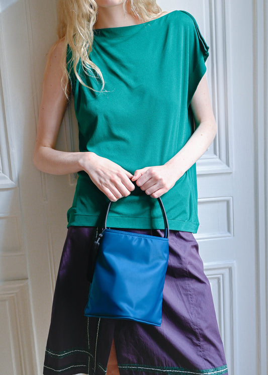 TURN Paris Orsi bag in blue, a functional and sturdy bucket bag made in Italy that keeps its shape however full.