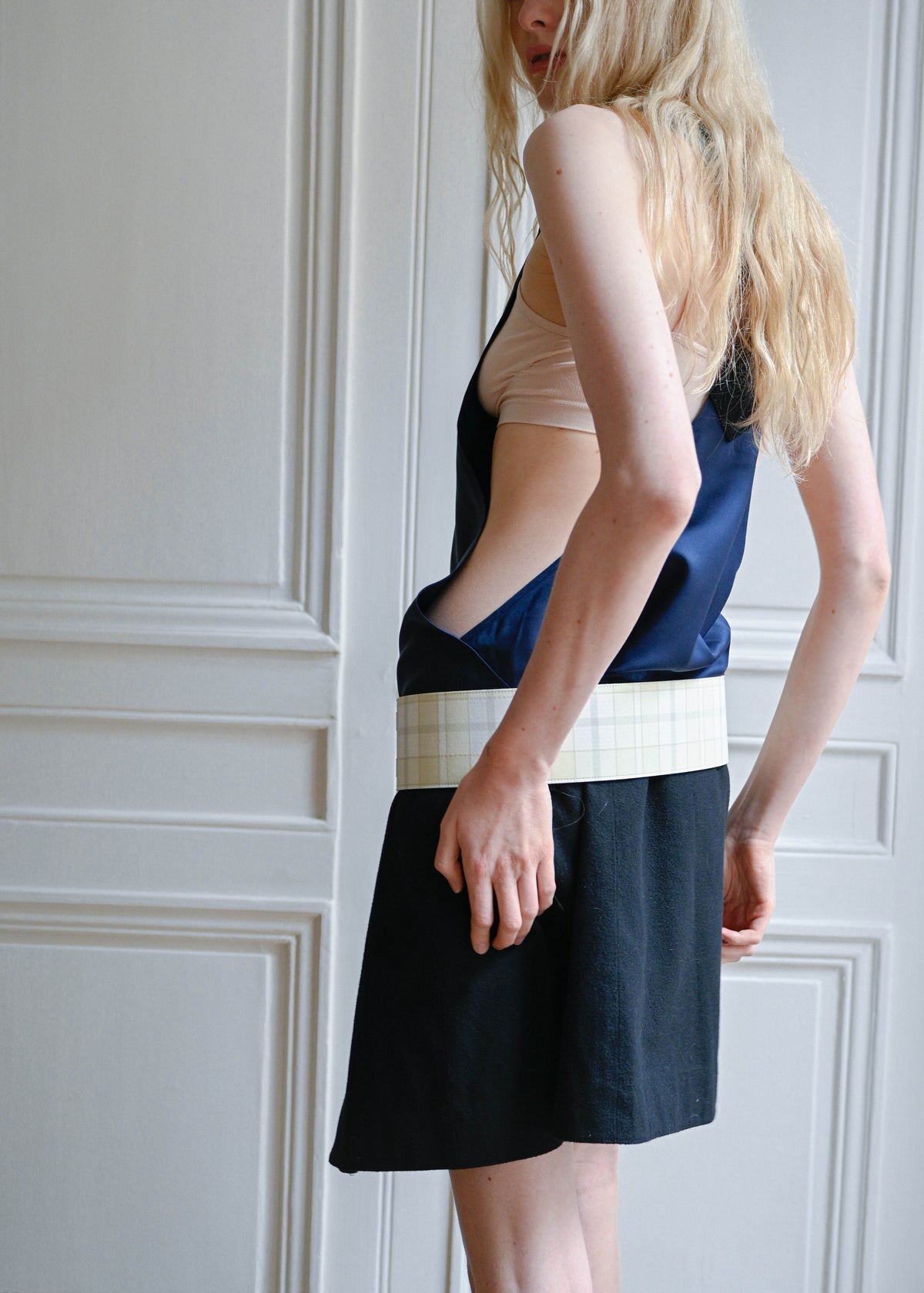 TURN Paris thick belt in a cream and white check woven fabric on a leather base, finished with a hand-painted white buckle.