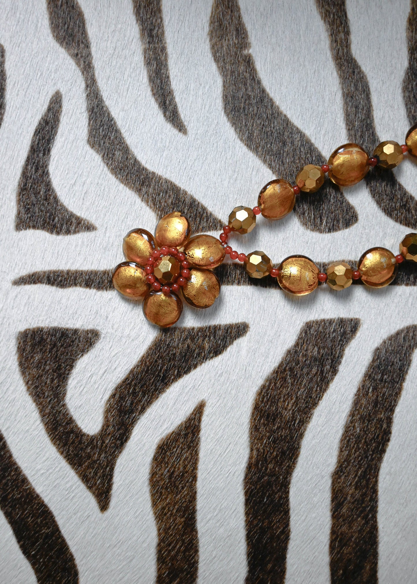 GLASS FLOWER NECKLACE