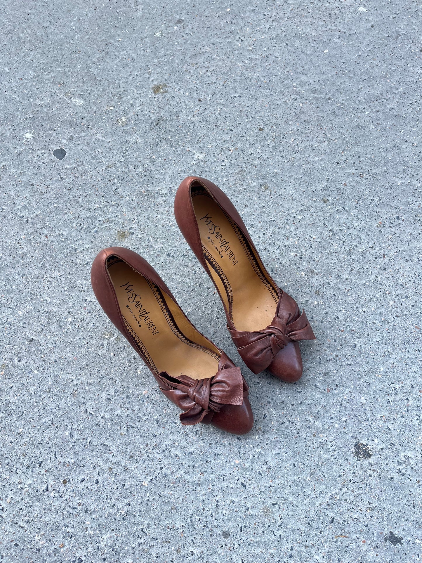 YVES SAINT LAURENT HEELS WITH BOW