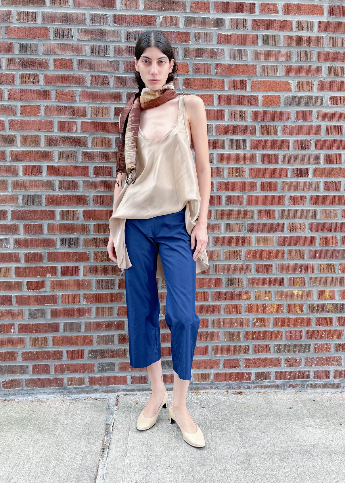 TURN Paris capri in navy silk, cut to fall below the knee for a tailored feel, with an invisible side zipper. 100% silk.