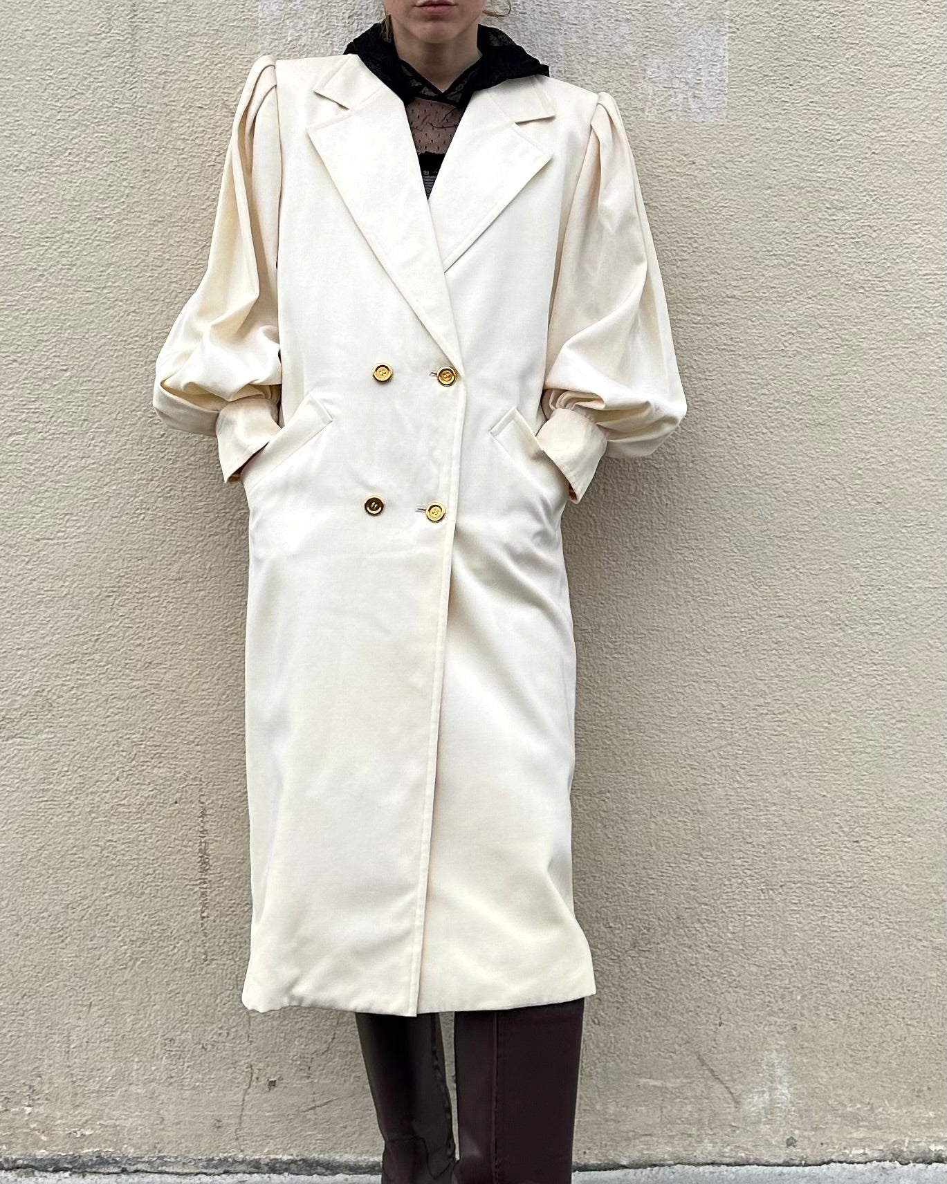 GIVENCHY CREAM COAT 1980s