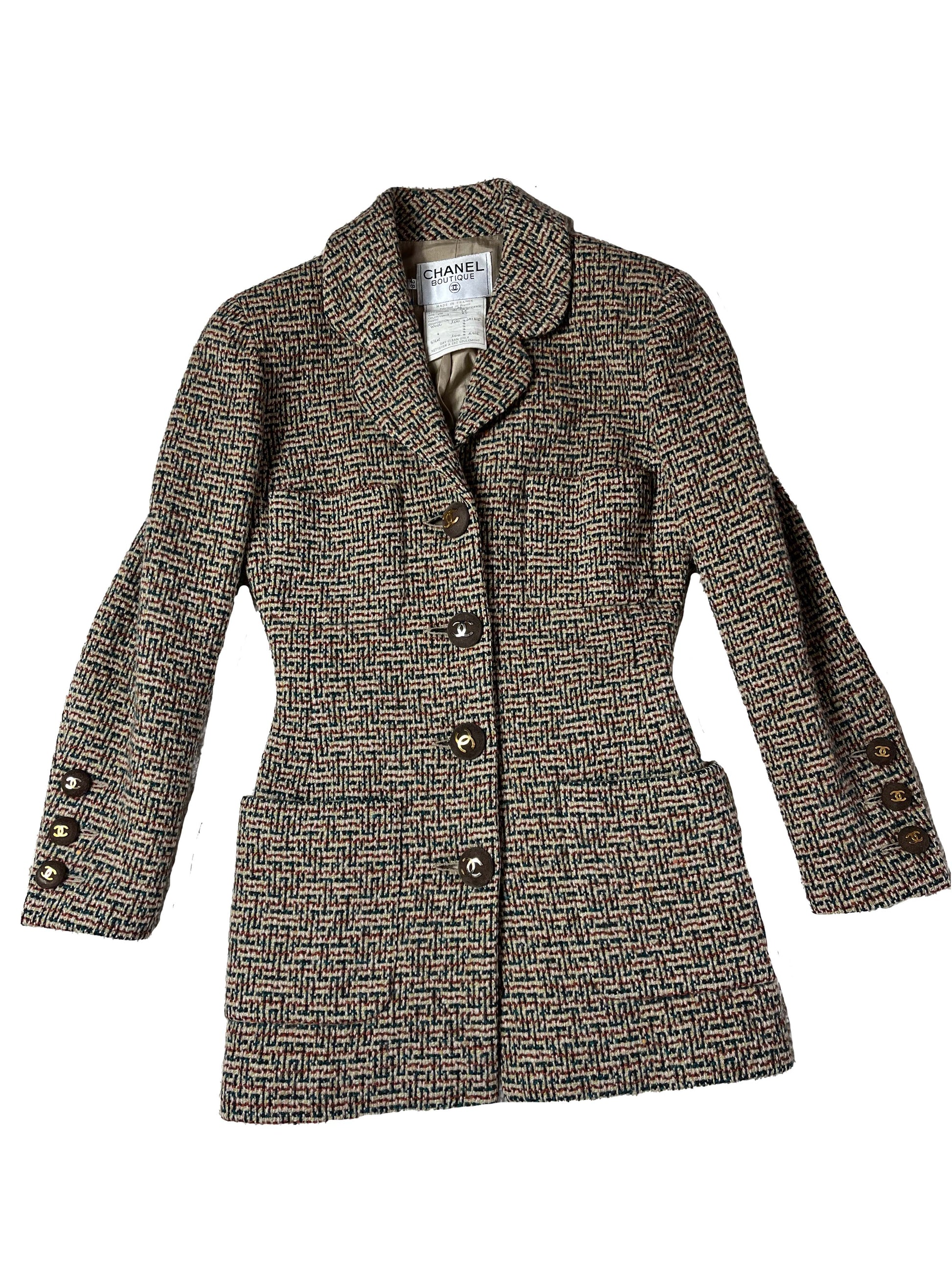 Chanel 1999 tweed blazer. Logo buttons and lining. 