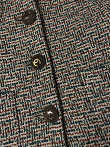 Chanel 1999 tweed blazer. Logo buttons and lining. 